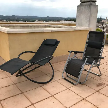 Residential Jardin Del Pintor - La Casa Amarilla